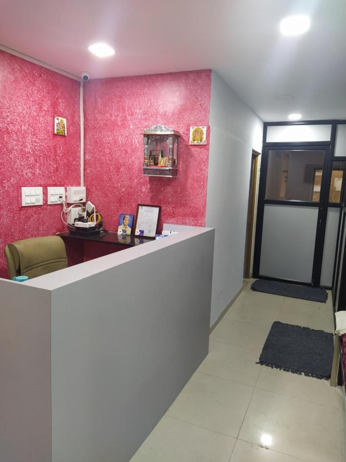 Shiv Sai Dormitory Bed & Breakfast Vadodara Ngoại thất bức ảnh