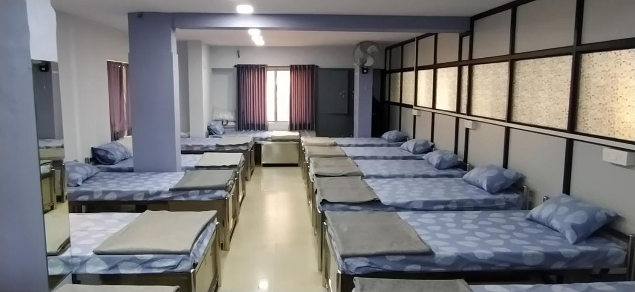 Shiv Sai Dormitory Bed & Breakfast Vadodara Ngoại thất bức ảnh