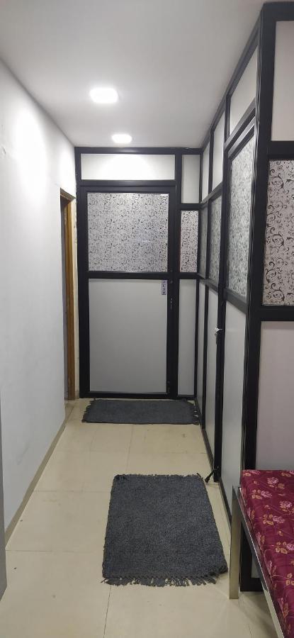 Shiv Sai Dormitory Bed & Breakfast Vadodara Ngoại thất bức ảnh